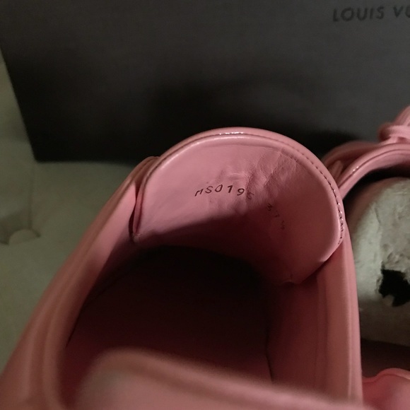 Louis Vuitton Pink Patent Leather Front Row Shoes - Picture 4 of 8